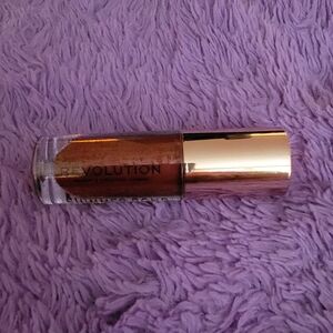 Revolution Shimmer Bomb Lip